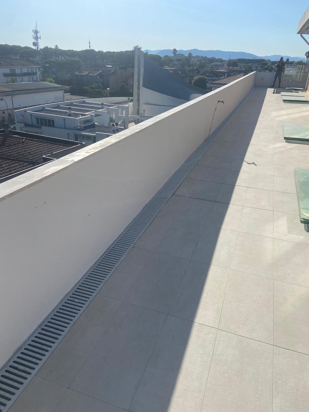 Terrazzo panoramico completato, vista sulle colline e sulla costa